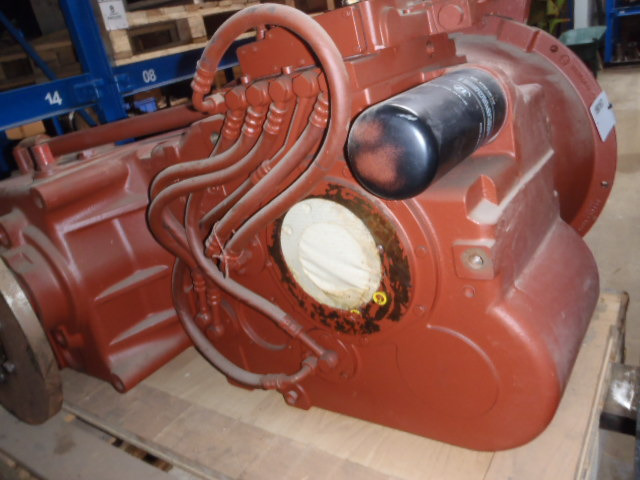 ZF 4644006058 - Sebességváltó - Építőipari gépek: 4 kép. ZF 4644006058 - Sebességváltó - Építőipari gépek: 4 kép.