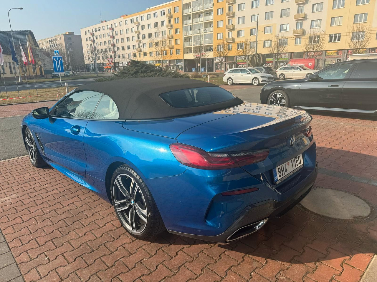 BMW 840 Baureihe 8 Cabrio 840 d xDrive M Sport - Autó: 5 kép. BMW 840 Baureihe 8 Cabrio 840 d xDrive M Sport - Autó: 5 kép.