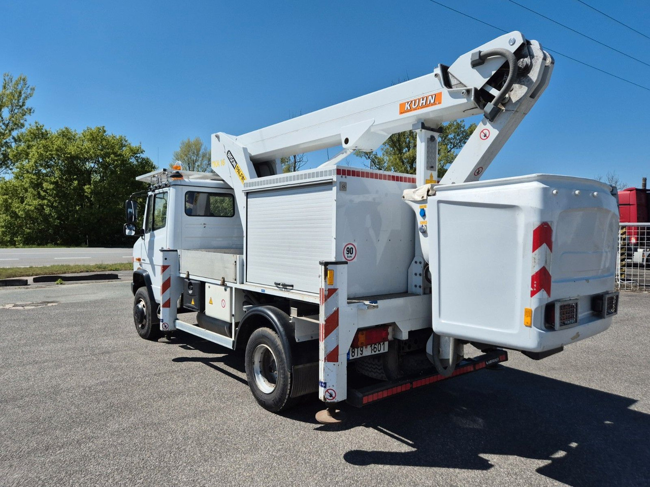 Emelőkosaras teherautó Mercedes-Benz Vario 816 work platform: 6 kép.
