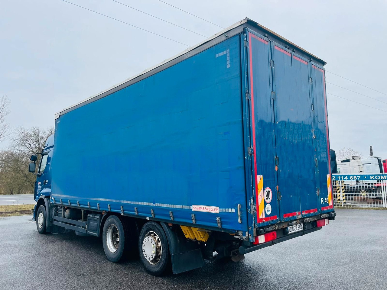 Renault Premium 460 P6X2 EEV - Ponyvás teherautó: 4 kép. Renault Premium 460 P6X2 EEV - Ponyvás teherautó: 4 kép.