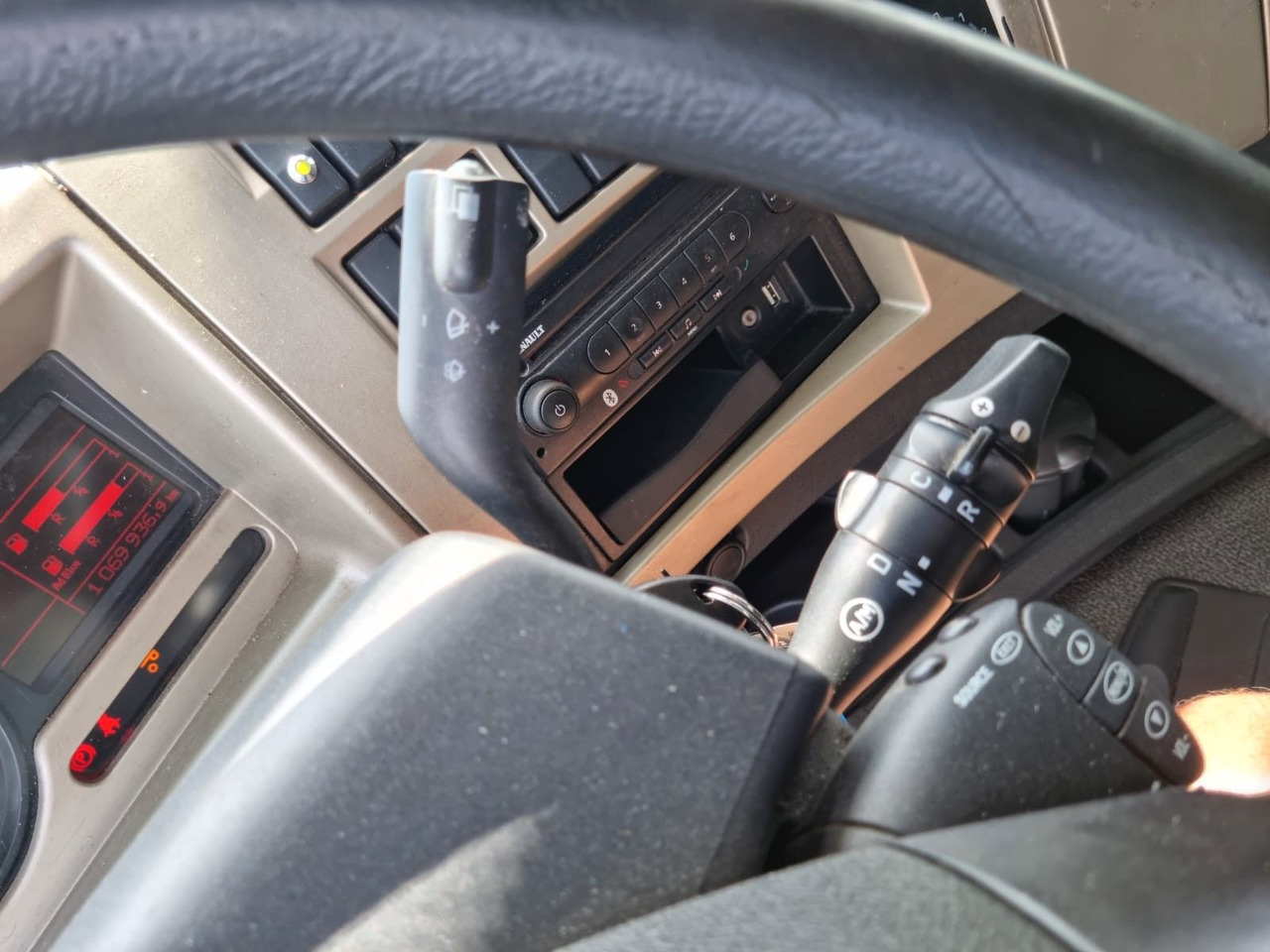 Ponyvás teherautó Renault Premium 460 PRC3C EEV: 8 kép.
