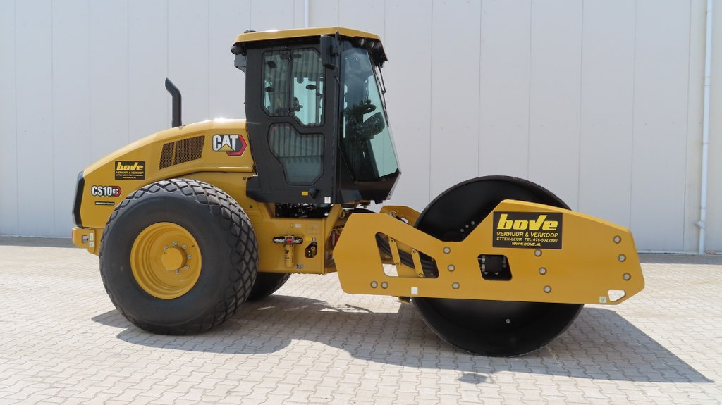 Caterpillar CS10GC - Talajtömörítő: 1 kép. Caterpillar CS10GC - Talajtömörítő: 1 kép.