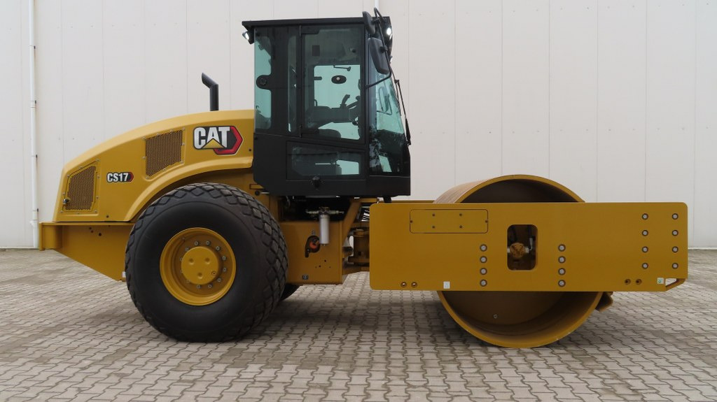 Caterpillar CS17 - Talajtömörítő: 1 kép. Caterpillar CS17 - Talajtömörítő: 1 kép.