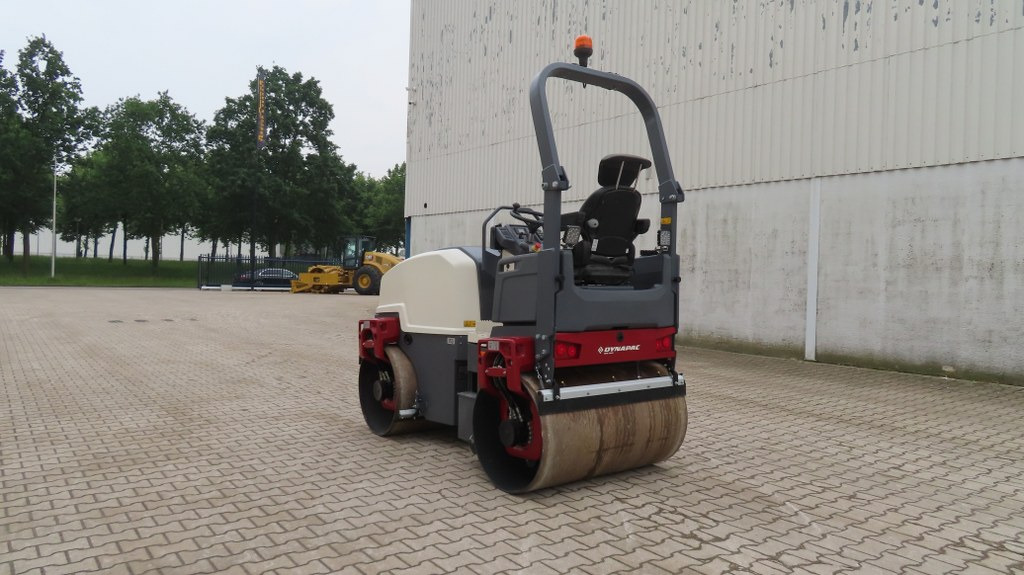 Dynapac CC1200 VI - Úthenger: 4 kép. Dynapac CC1200 VI - Úthenger: 4 kép.