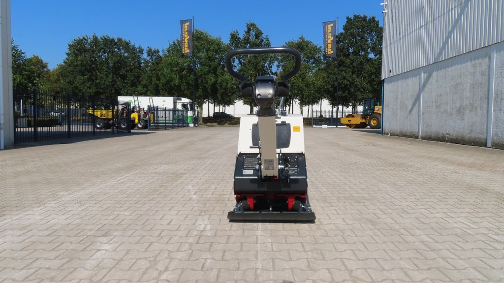 Dynapac DRP60D - Lapvibrátor: 3 kép. Dynapac DRP60D - Lapvibrátor: 3 kép.