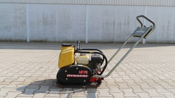 Dynapac LF 70 - Lapvibrátor: 5 kép. Dynapac LF 70 - Lapvibrátor: 5 kép.