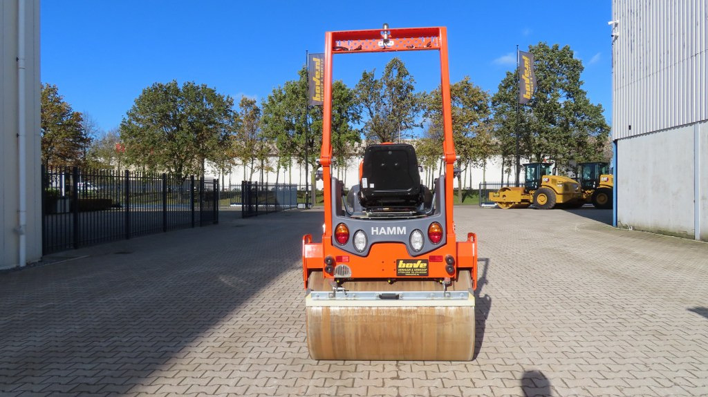 Hamm HD 12 VV - Úthenger: 3 kép. Hamm HD 12 VV - Úthenger: 3 kép.