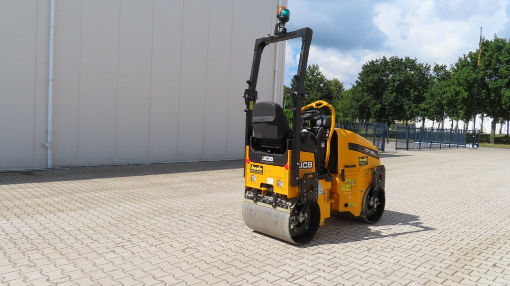 JCB CT 160-80 - Úthenger: 2 kép. JCB CT 160-80 - Úthenger: 2 kép.