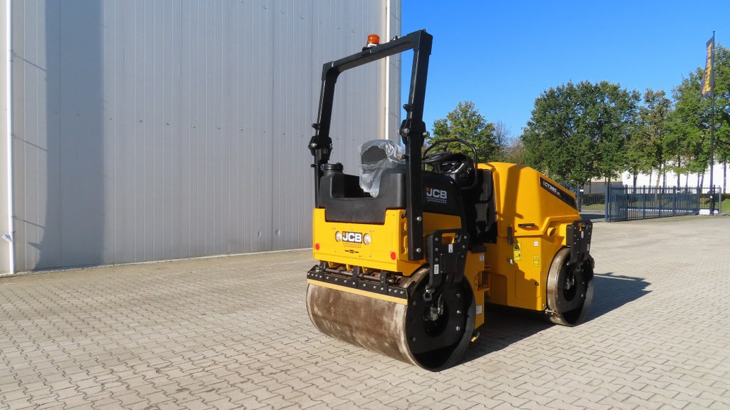 JCB CT380-130 - Úthenger: 2 kép. JCB CT380-130 - Úthenger: 2 kép.
