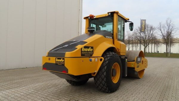 Volvo SD 135 B - Talajtömörítő: 2 kép. Volvo SD 135 B - Talajtömörítő: 2 kép.