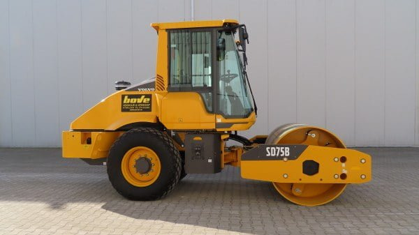 Volvo SD 75 B - Talajtömörítő: 1 kép. Volvo SD 75 B - Talajtömörítő: 1 kép.