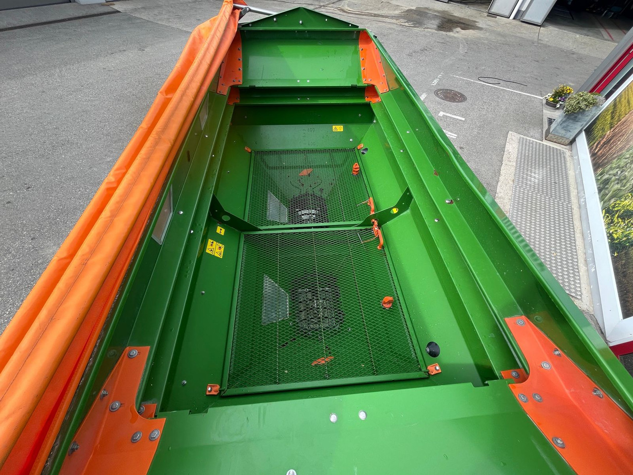 Amazone AMAZONE ZA-M 3200 PROFIS HYDRO - Műtrágyaszóró: 2 kép. Amazone AMAZONE ZA-M 3200 PROFIS HYDRO - Műtrágyaszóró: 2 kép.