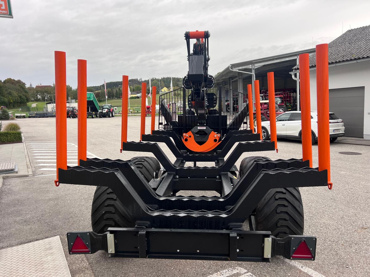 BMF BMF 10T2 mit BMF 850 HP Kran - Erdészeti pótkocsi: 4 kép. BMF BMF 10T2 mit BMF 850 HP Kran - Erdészeti pótkocsi: 4 kép.