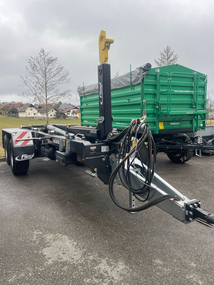 Fliegl HKL 22 - Multiliftes/ Konténerszállító pótkocsi: 4 kép. Fliegl HKL 22 - Multiliftes/ Konténerszállító pótkocsi: 4 kép.