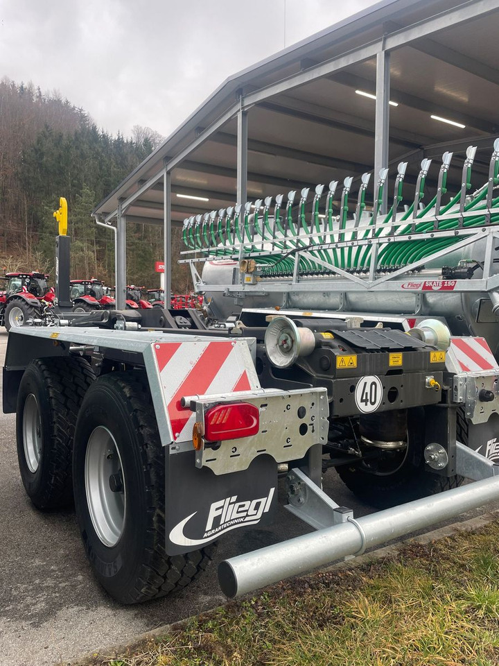 Fliegl HKL 22 - Multiliftes/ Konténerszállító pótkocsi: 3 kép. Fliegl HKL 22 - Multiliftes/ Konténerszállító pótkocsi: 3 kép.
