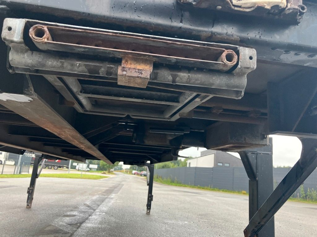 Ponyvás felépítmény Kögel Wechselbrücke Plane: 12 kép. Ponyvás felépítmény Kögel Wechselbrücke Plane: 12 kép.