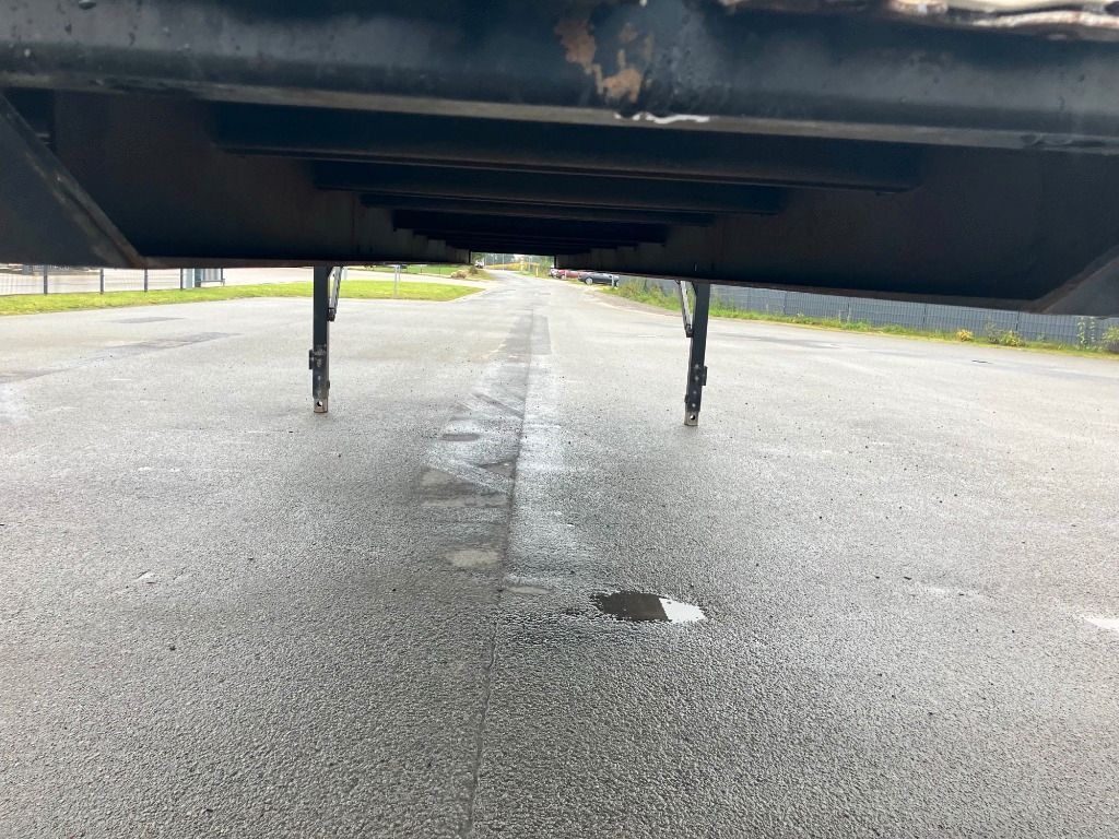 Ponyvás felépítmény Kögel Wechselbrücke Plane: 11 kép. Ponyvás felépítmény Kögel Wechselbrücke Plane: 11 kép.