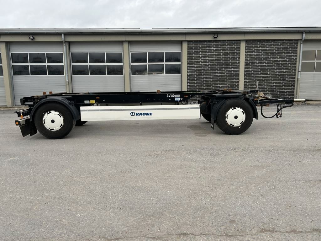 Krone 2 Achswechselfahrgestell, Typ: AZW 18 eL3B9 - Pótkocsi cserefelépítményes: 1 kép. Krone 2 Achswechselfahrgestell, Typ: AZW 18 eL3B9 - Pótkocsi cserefelépítményes: 1 kép.