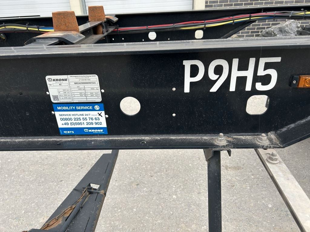 Krone 2 Achswechselfahrgestell, Typ: AZW 18 eL3B9 - Pótkocsi cserefelépítményes: 3 kép. Krone 2 Achswechselfahrgestell, Typ: AZW 18 eL3B9 - Pótkocsi cserefelépítményes: 3 kép.