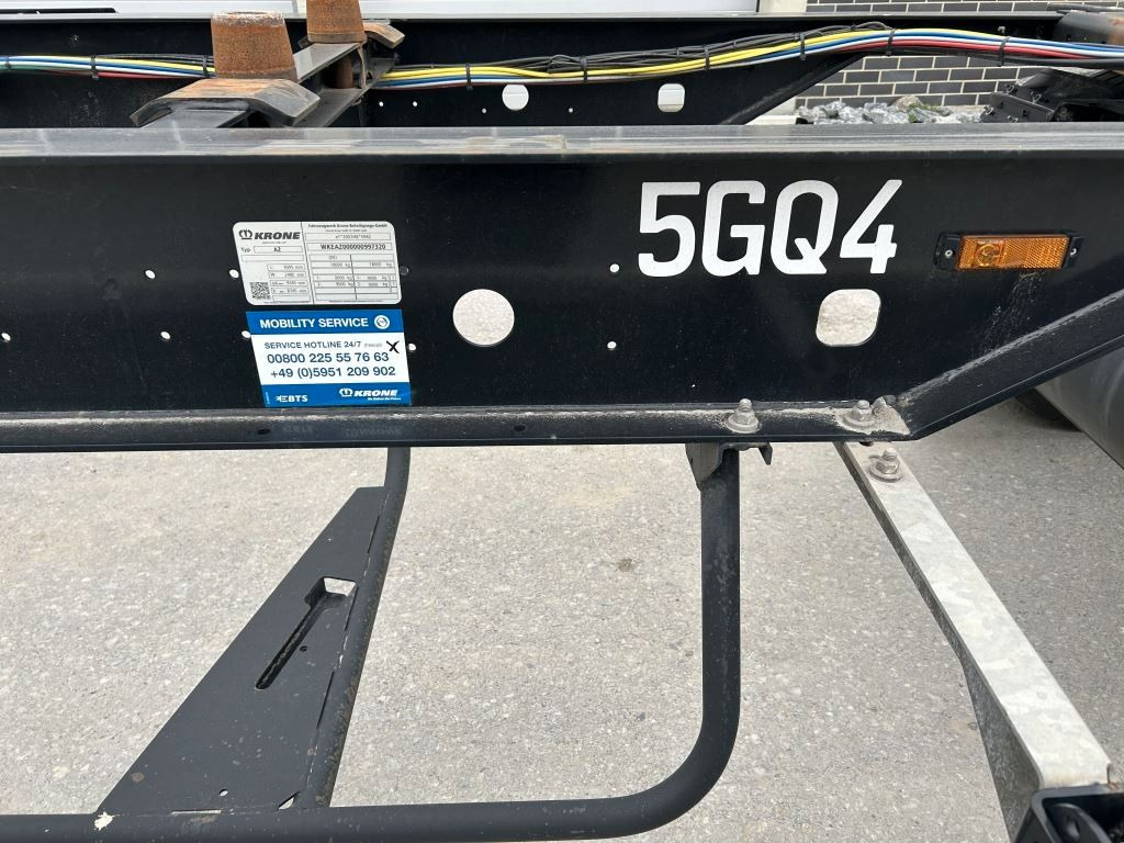 Krone 2 Achswechselfahrgestell, Typ: AZW 18 eL3B9 - Pótkocsi cserefelépítményes: 2 kép. Krone 2 Achswechselfahrgestell, Typ: AZW 18 eL3B9 - Pótkocsi cserefelépítményes: 2 kép.