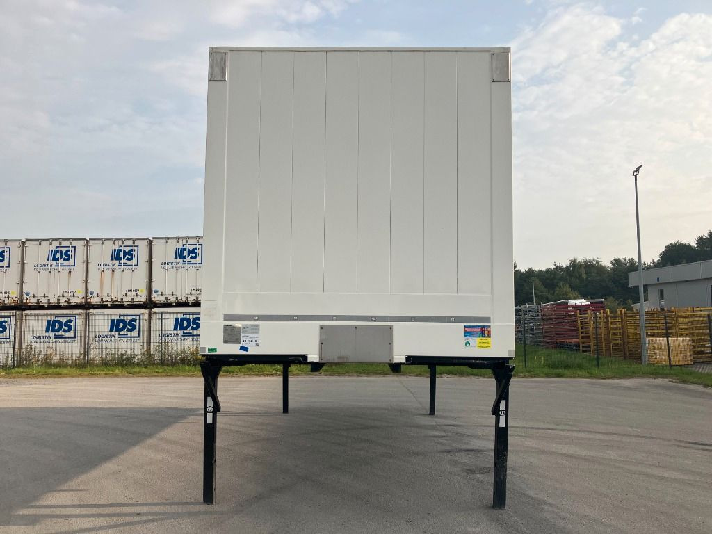 Krone Wechselbrücke Koffer - Doboz felépitmény: 3 kép. Krone Wechselbrücke Koffer - Doboz felépitmény: 3 kép.