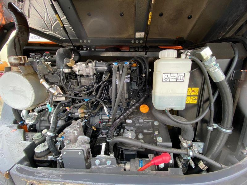Doosan DX 85 R - Lánctalpas kotró: 4 kép. Doosan DX 85 R - Lánctalpas kotró: 4 kép.