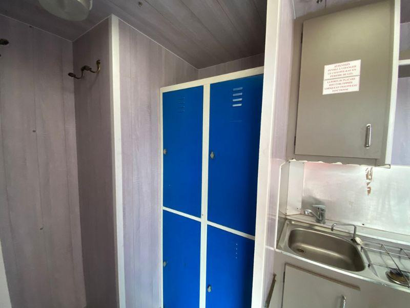 FEMIL 6 places - Konténerház: 4 kép. FEMIL 6 places - Konténerház: 4 kép.