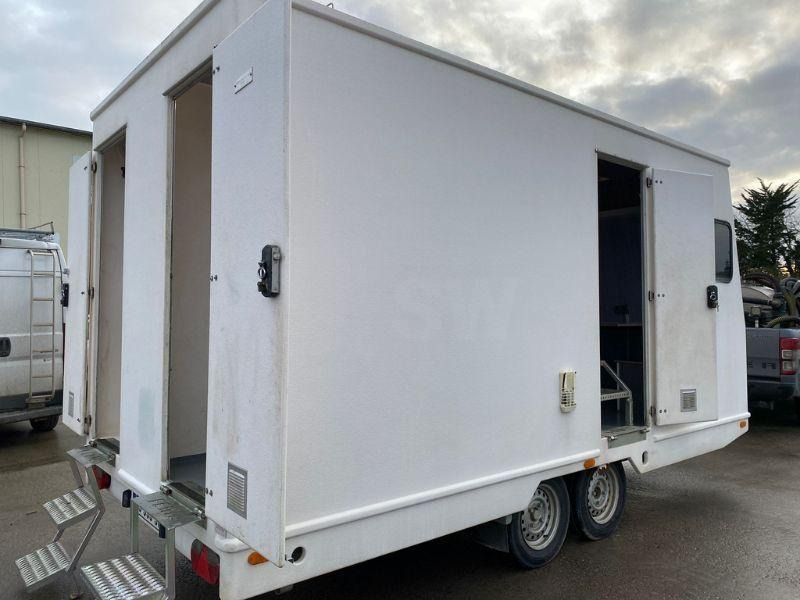 FEMIL 6 places - Konténerház: 2 kép. FEMIL 6 places - Konténerház: 2 kép.