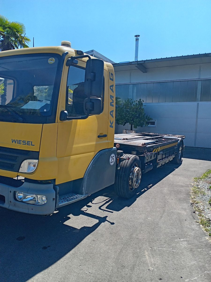 Mercedes-Benz Kamag / Wiesel / WBH25 / KB3237 - Cserefelépítményes teherautó: 2 kép. Mercedes-Benz Kamag / Wiesel / WBH25 / KB3237 - Cserefelépítményes teherautó: 2 kép.