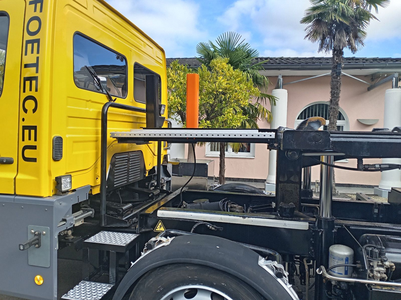 Mercedes-Benz Kamag Wiesel / WBH25 / KB3793 / mit Ganrantie - Cserefelépítményes teherautó: 4 kép. Mercedes-Benz Kamag Wiesel / WBH25 / KB3793 / mit Ganrantie - Cserefelépítményes teherautó: 4 kép.