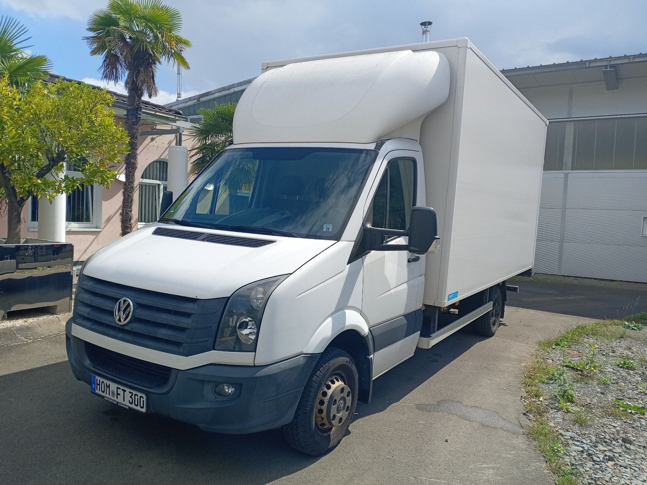 Volkswagen Crafter 50 Koffer 2.0 TDI LR 120 kW Diesel - Dobozos kisteherautó: 1 kép. Volkswagen Crafter 50 Koffer 2.0 TDI LR 120 kW Diesel - Dobozos kisteherautó: 1 kép.