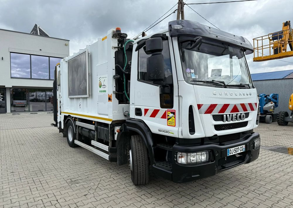 Iveco EUROCARGO CNG - Szemetesautó: 3 kép. Iveco EUROCARGO CNG - Szemetesautó: 3 kép.