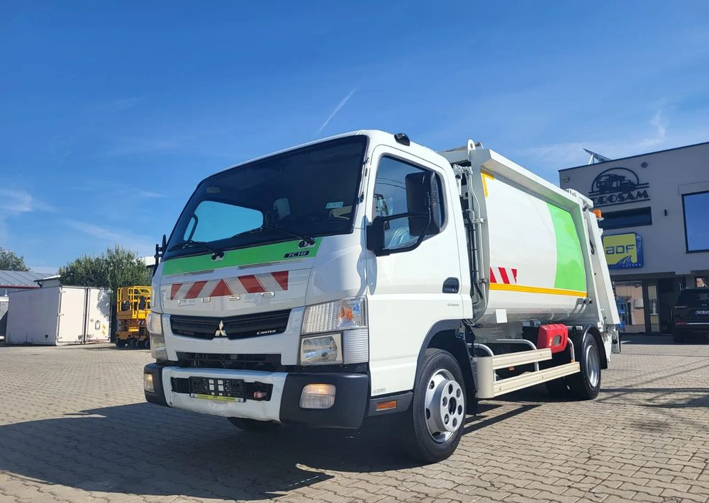 Mitsubishi Fuso Canter - Szemetesautó: 1 kép. Mitsubishi Fuso Canter - Szemetesautó: 1 kép.