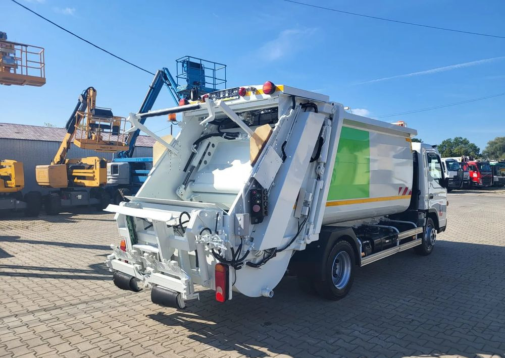 Mitsubishi Fuso Canter - Szemetesautó: 5 kép. Mitsubishi Fuso Canter - Szemetesautó: 5 kép.