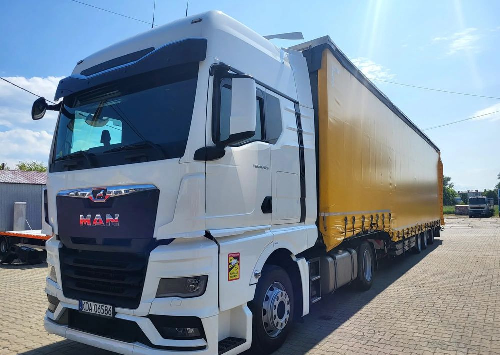 MAN TGX 18.470 - Nyergesvontató: 4 kép. MAN TGX 18.470 - Nyergesvontató: 4 kép.