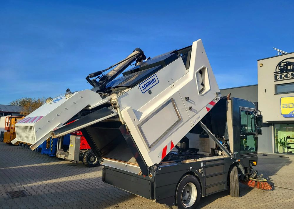 Szemetesautó Schmidt COMPACT 400: 8 kép. Szemetesautó Schmidt COMPACT 400: 8 kép.
