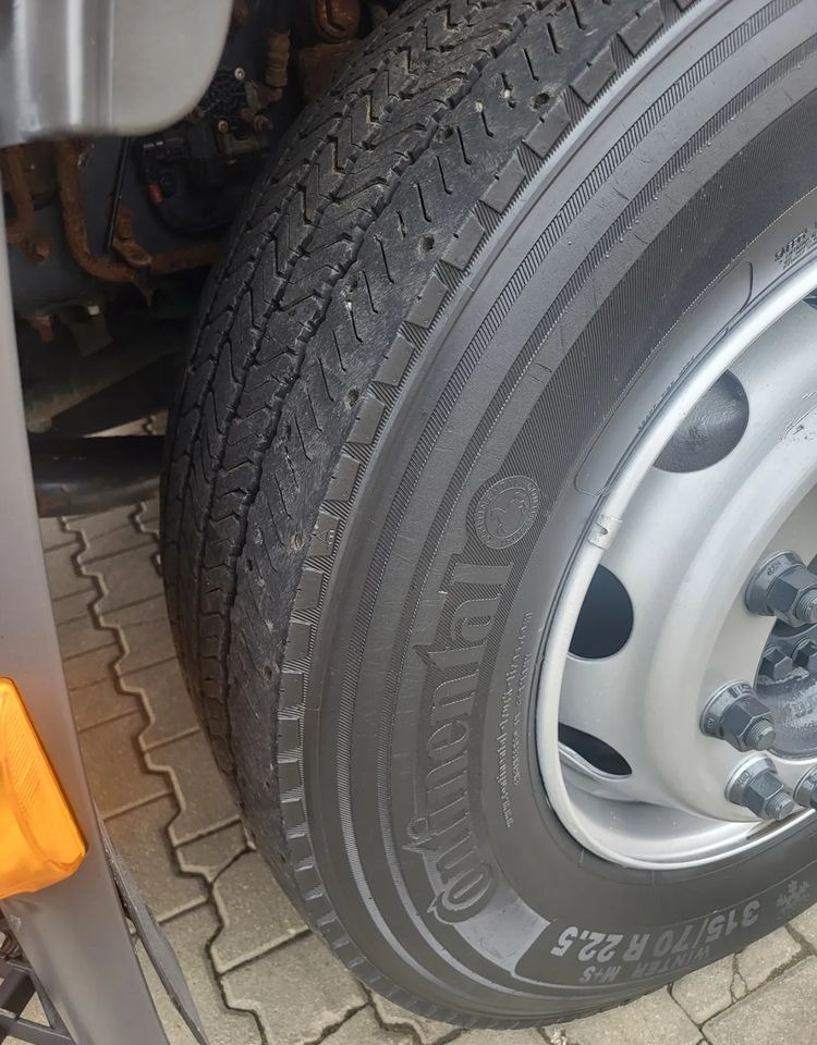 Volvo FE 280 4x2 śmieciarka EURO VI - Szemetesautó: 4 kép. Volvo FE 280 4x2 śmieciarka EURO VI - Szemetesautó: 4 kép.