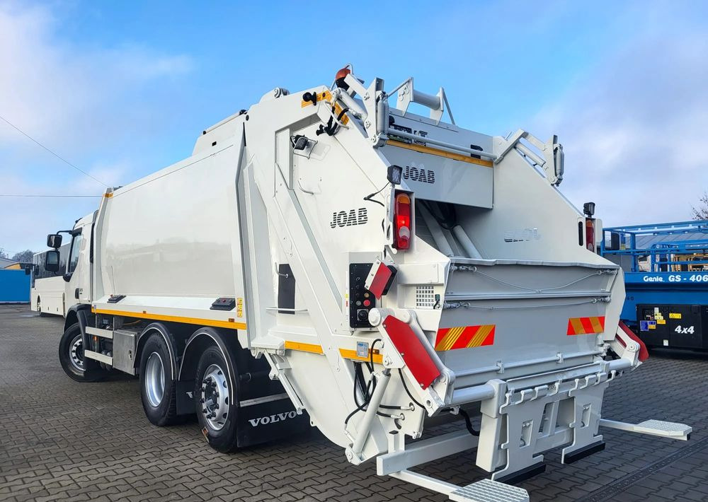 Volvo FE 320 - Szemetesautó: 4 kép. Volvo FE 320 - Szemetesautó: 4 kép.