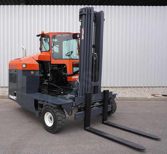 Combilift C5000XL - Négyutas tolóoszlopos targoncá: 5 kép. Combilift C5000XL - Négyutas tolóoszlopos targoncá: 5 kép.