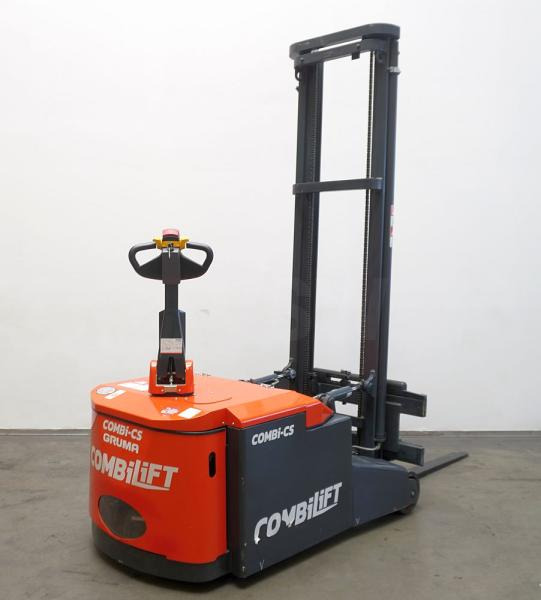 Combilift CS2350 - Emelőtargoncá: 1 kép. Combilift CS2350 - Emelőtargoncá: 1 kép.