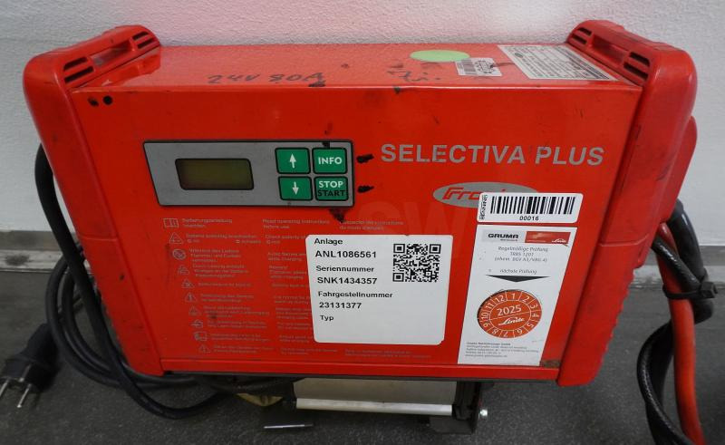 FRONIUS Selectiva Plus 2080 E Option 24V/80A - Akkumulátor: 3 kép. FRONIUS Selectiva Plus 2080 E Option 24V/80A - Akkumulátor: 3 kép.