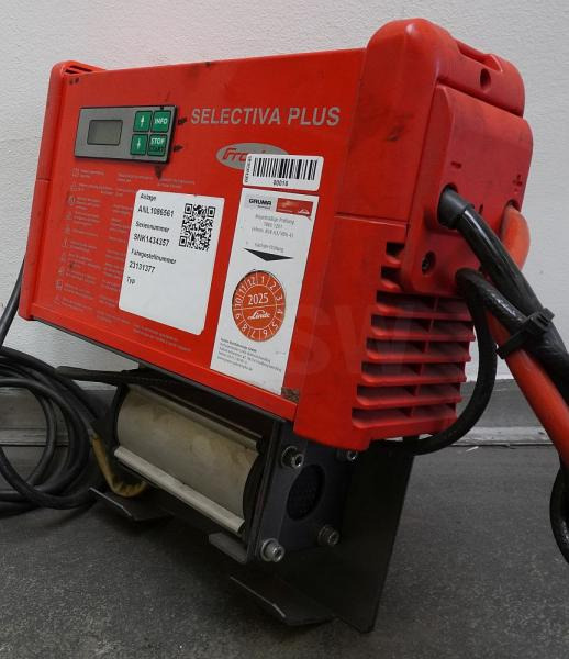 FRONIUS Selectiva Plus 2080 E Option 24V/80A - Akkumulátor: 1 kép. FRONIUS Selectiva Plus 2080 E Option 24V/80A - Akkumulátor: 1 kép.
