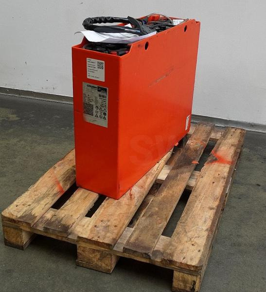 GRUMA 24 Volt 3 PzS 375 Ah - Akkumulátor - Anyagmozgató gép: 1 kép. GRUMA 24 Volt 3 PzS 375 Ah - Akkumulátor - Anyagmozgató gép: 1 kép.