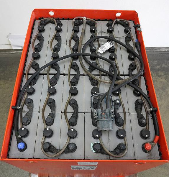 GRUMA 48 Volt 5 PzS 775 Ah - Akkumulátor: 3 kép. GRUMA 48 Volt 5 PzS 775 Ah - Akkumulátor: 3 kép.