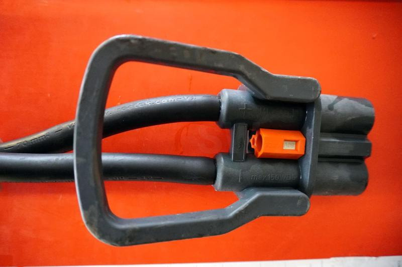 GRUMA 80 Volt 6 PzS 930 Ah - Akkumulátor: 4 kép. GRUMA 80 Volt 6 PzS 930 Ah - Akkumulátor: 4 kép.