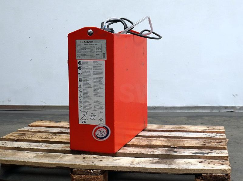 HAWKER 24 Volt 3 PzB 225 Ah - Akkumulátor: 1 kép. HAWKER 24 Volt 3 PzB 225 Ah - Akkumulátor: 1 kép.