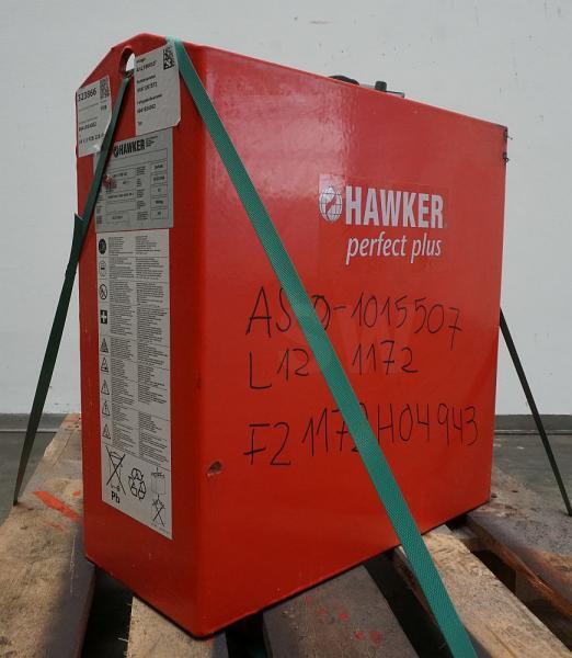 HAWKER 24 Volt 3 PzB 225 Ah - Akkumulátor - Anyagmozgató gép: 1 kép. HAWKER 24 Volt 3 PzB 225 Ah - Akkumulátor - Anyagmozgató gép: 1 kép.