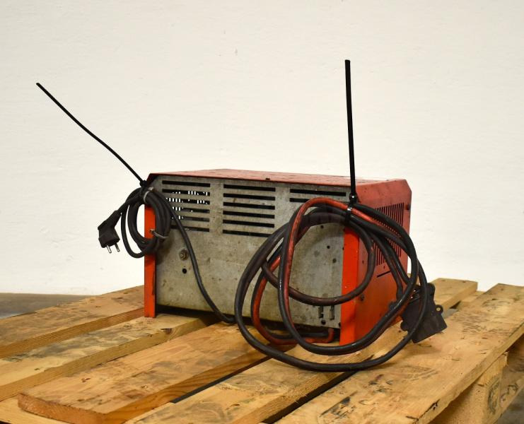 INDUSTRIE AUTOMATION indatron IC puls E 24V/35A - Akkumulátor: 2 kép. INDUSTRIE AUTOMATION indatron IC puls E 24V/35A - Akkumulátor: 2 kép.