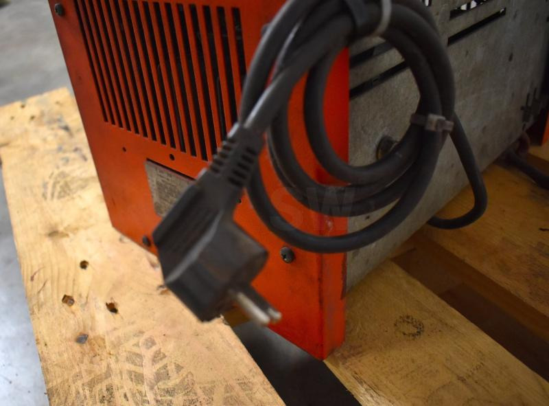 INDUSTRIE AUTOMATION indatron IC puls E 24V/35A - Akkumulátor: 4 kép. INDUSTRIE AUTOMATION indatron IC puls E 24V/35A - Akkumulátor: 4 kép.