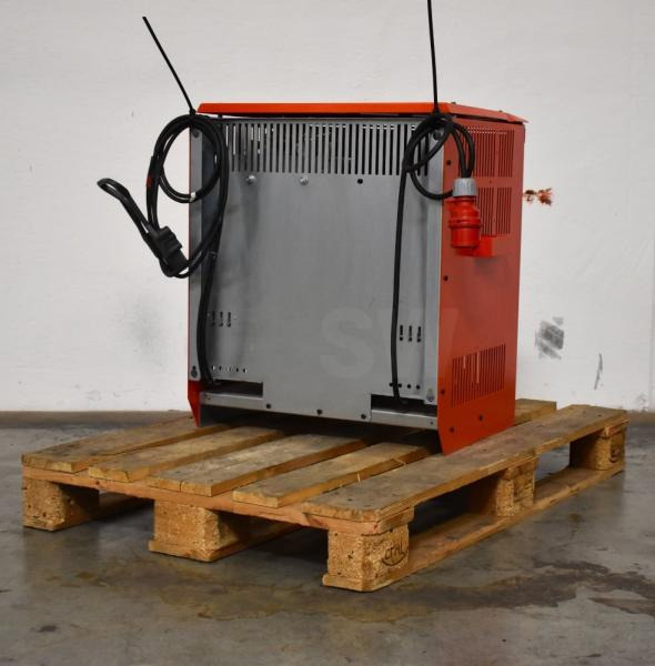 INDUSTRIE AUTOMATION intronic B puls D 48V/80A - Akkumulátor: 2 kép. INDUSTRIE AUTOMATION intronic B puls D 48V/80A - Akkumulátor: 2 kép.